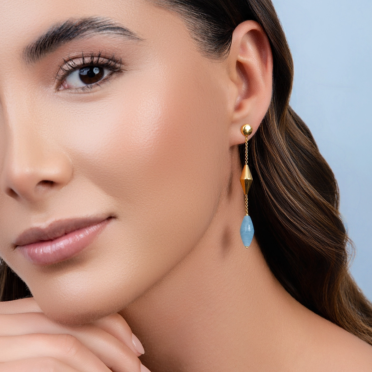 Aretes en oro amarillo de 18 Kilates, Figuras geométricas, con aqua milk, 0.70 mm. de ancho