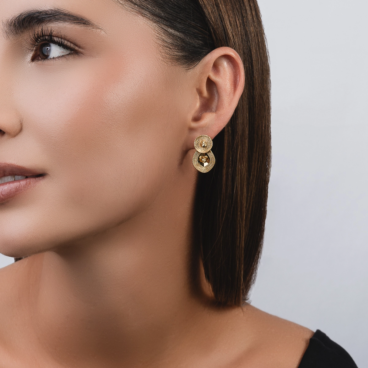 Aretes en oro amarillo de 18 Kilates con visos satinado, Figuras geométricas