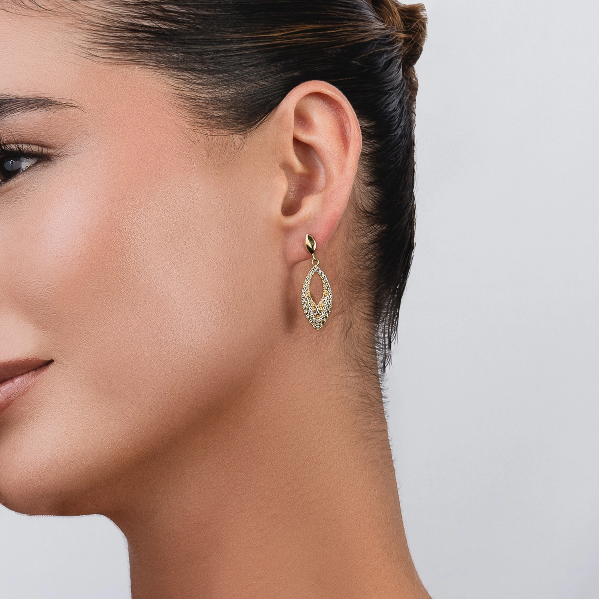 Aretes en oro amarillo de 18 Kilates con visos, Hoja
