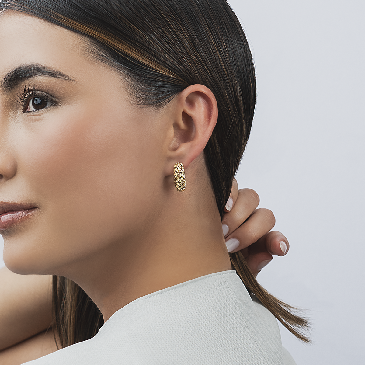 Aretes en oro amarillo de 18 Kilates con visos, Barras
