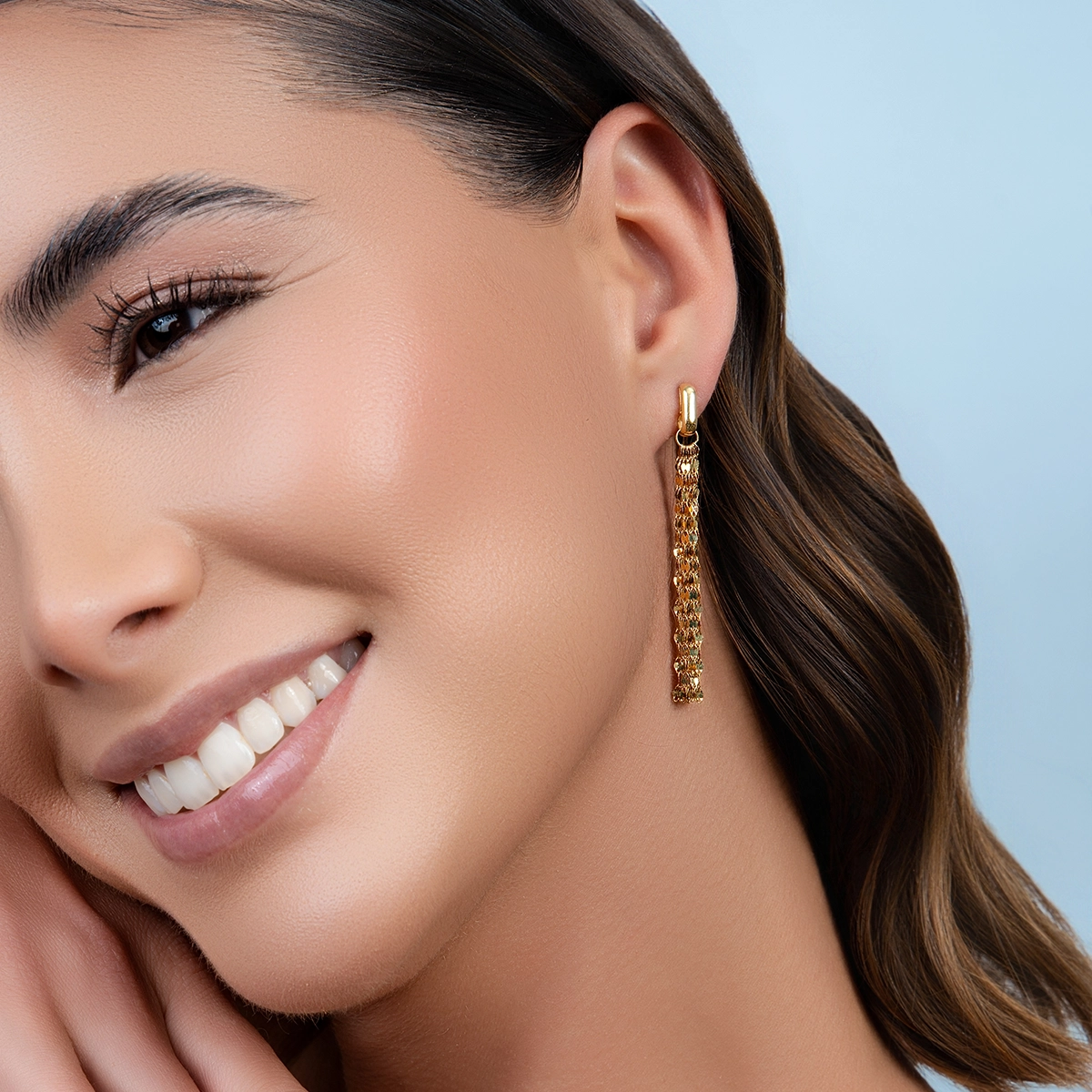 Aretes en oro amarillo de 18 Kilates con visos, Tiras