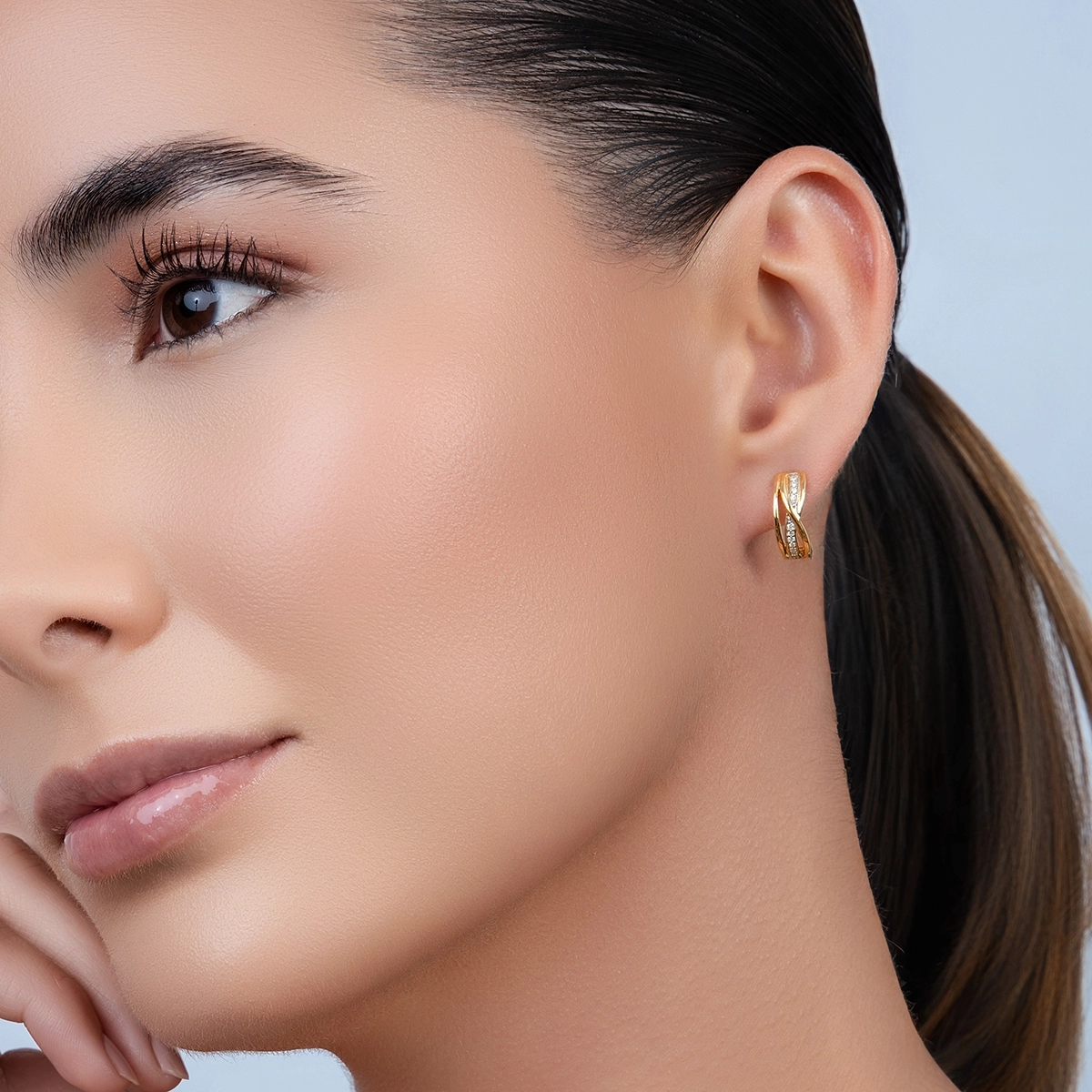 Aretes en oro amarillo de 18 Kilates, Franjas, con diamantes de 0.11 Ct
