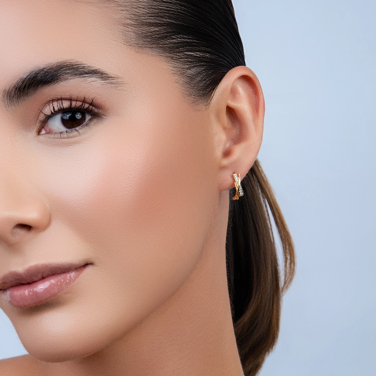 Aretes en oro amarillo de 18 Kilates, Franjas, con diamantes de 0.08 Ct