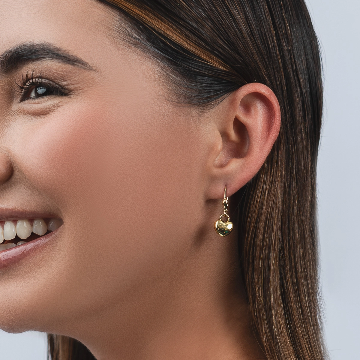 Aretes en oro amarillo de 18 Kilates, Corazón