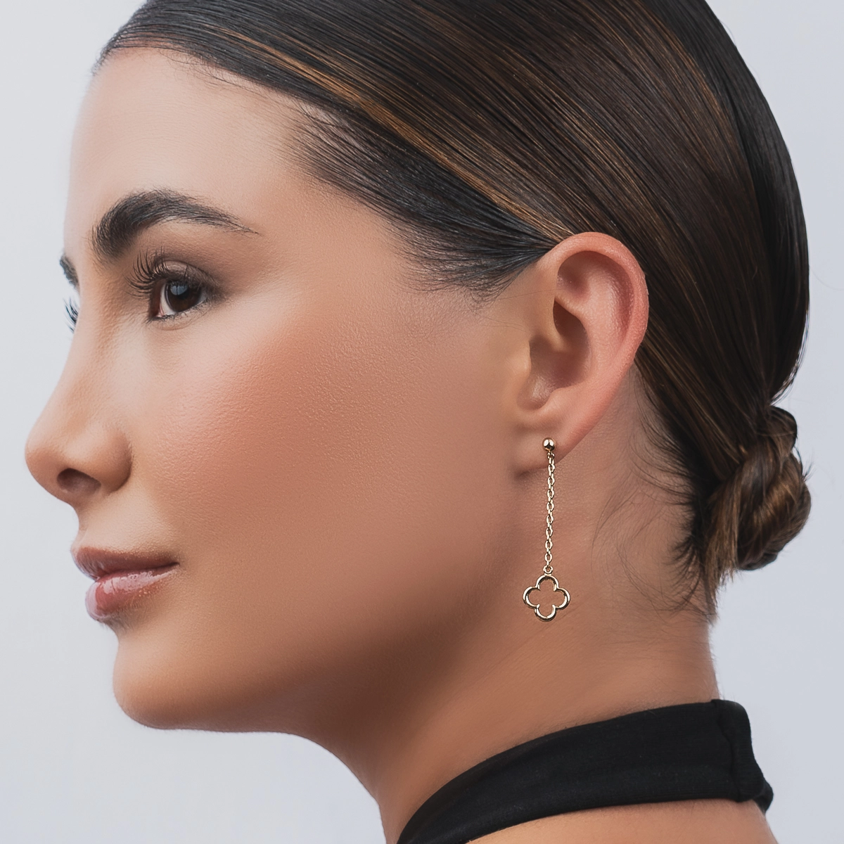 Aretes en oro amarillo de 18 Kilates, Flores, 1.50 mm. de ancho