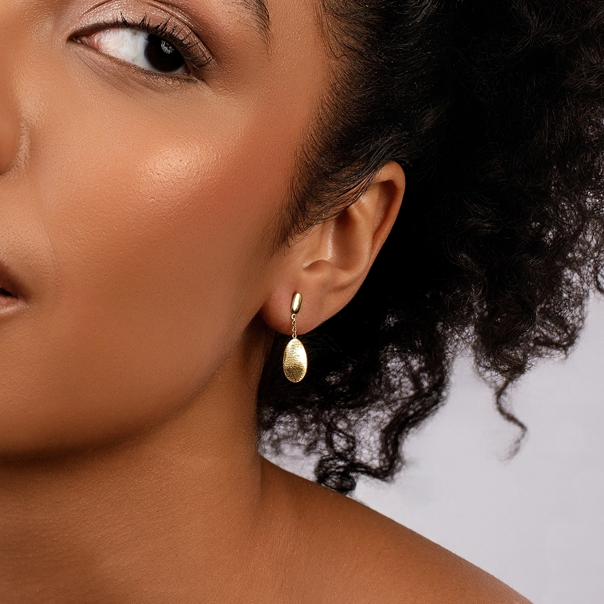 Aretes en oro amarillo de 18 Kilates satinado, Figuras geométricas