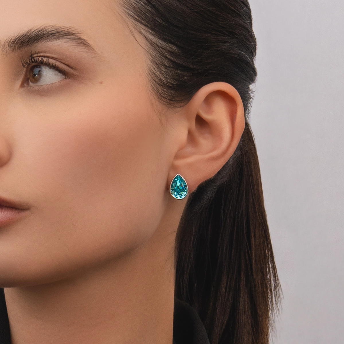 Aretes en plata Ley 925, Lágrima, con 2 cristales centrales, de la coleccion Sueños