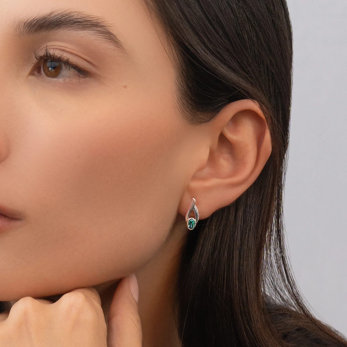 Aretes en plata Ley 925, Lágrima, con 2 cristales centrales, de la coleccion Sueños