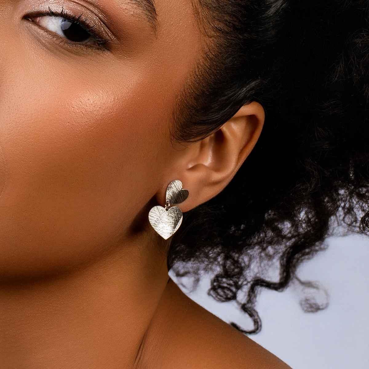 Aretes en plata Ley 925 satinado, Corazón, de la coleccion Sueños