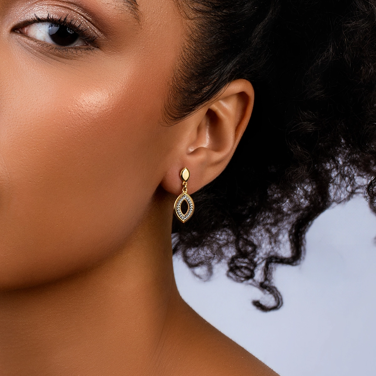 Aretes en plata Ley 925 con visos, Hoja, de la coleccion Sueños