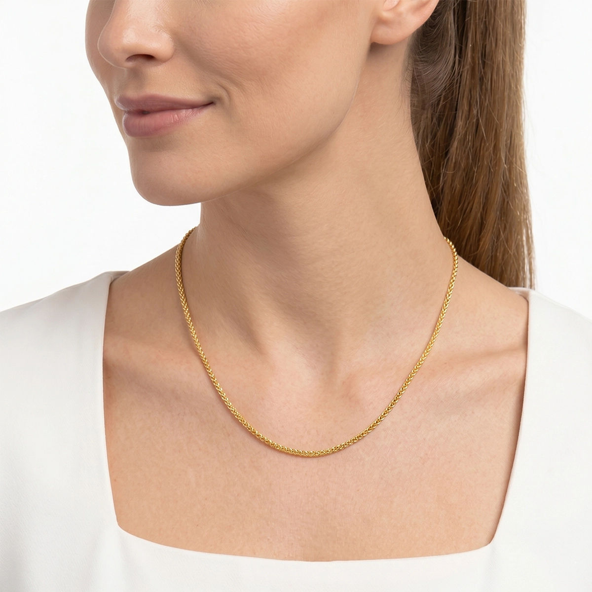 Cadena en oro amarillo de 18 Kilates, Espiga, 45 cm. de largo, 2 mm. de ancho