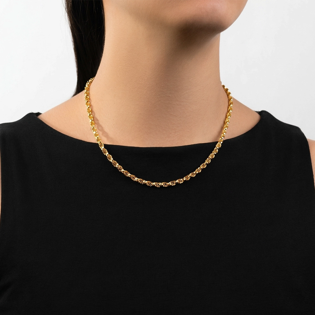 Cadena en oro amarillo de 18 Kilates, Singapur, 45 cm. de largo, 4 mm. de ancho