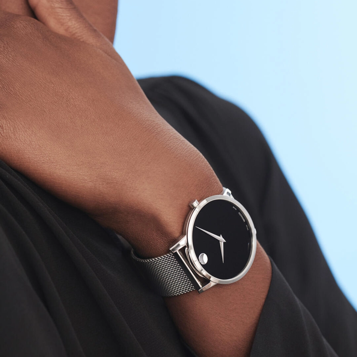 Reloj Movado análogo, para Hombre, tablero redondo colores negro y plateado, estilo sin números, pulso acero color plateado