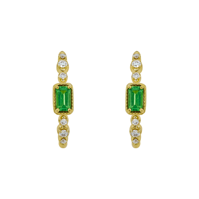 Candongas en oro amarillo de 18 Kilates, con 2 granates centrales y decoración en diamantes de 0.24 Ct, 1.50 mm. de ancho