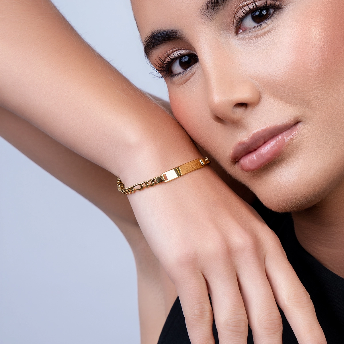 Pulsera esclava en oro amarillo de 18 Kilates, tejido figaro 1-3, 19 cm. de largo, 4 mm. de ancho