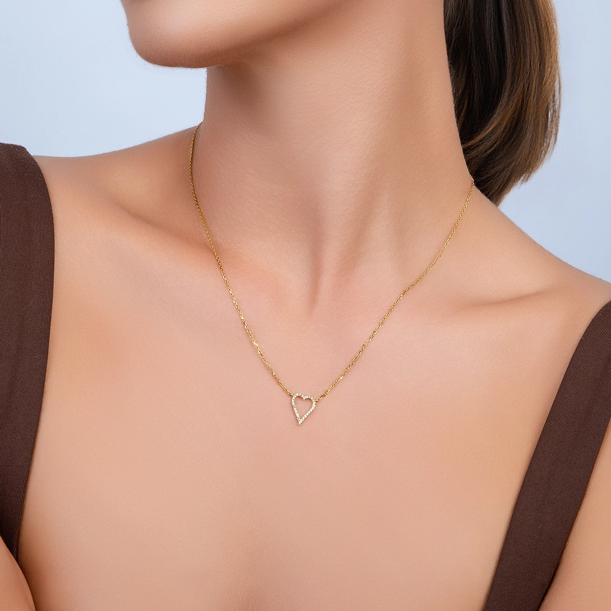 Gargantilla en oro amarillo de 18 Kilates, Corazón, con diamantes de 0.10 Ct, 40 cm. de largo, 1 mm. de ancho
