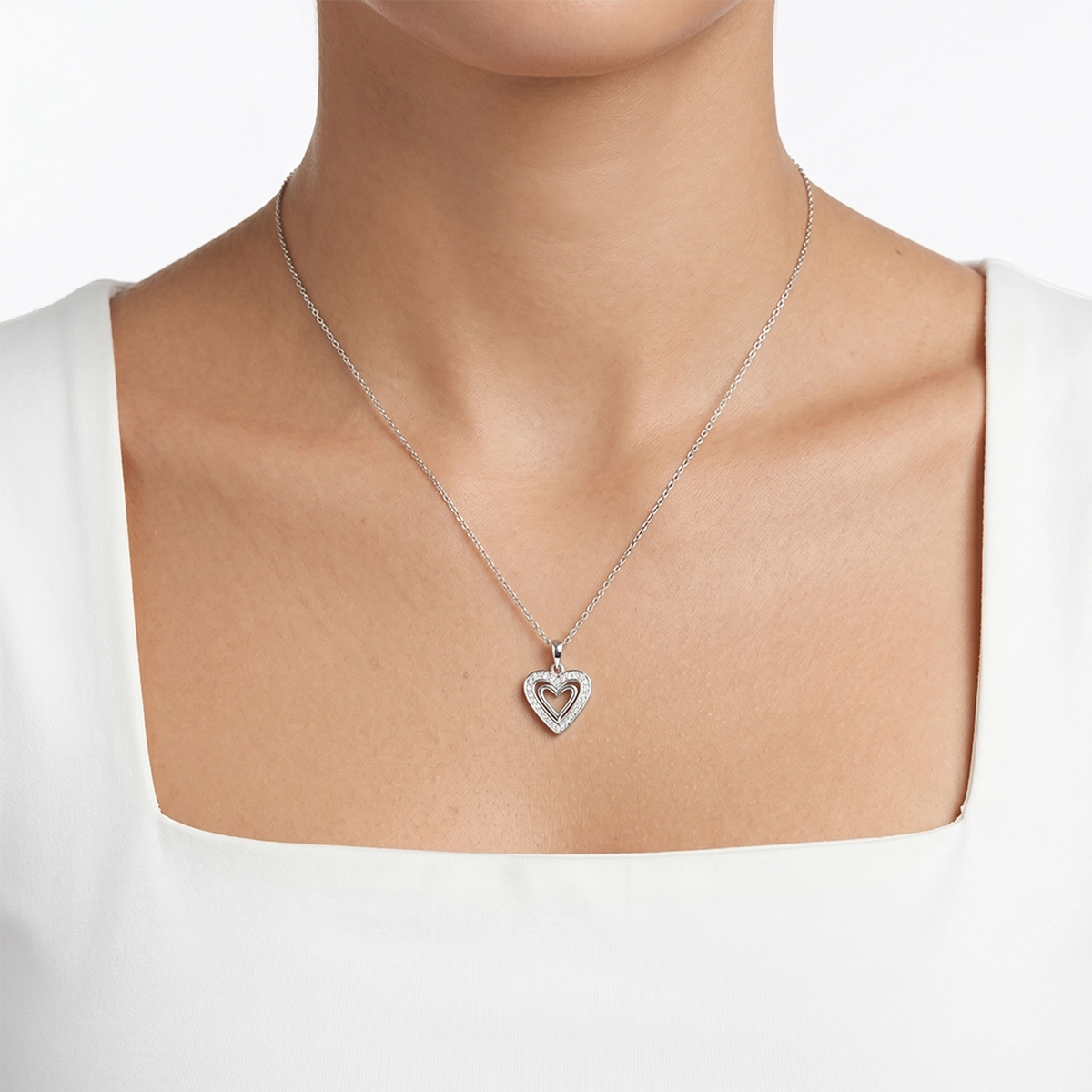 Gargantilla en plata Ley 925, Corazón, con cristales, 45 cm. de largo, 1 mm. de ancho, de la coleccion Sueños