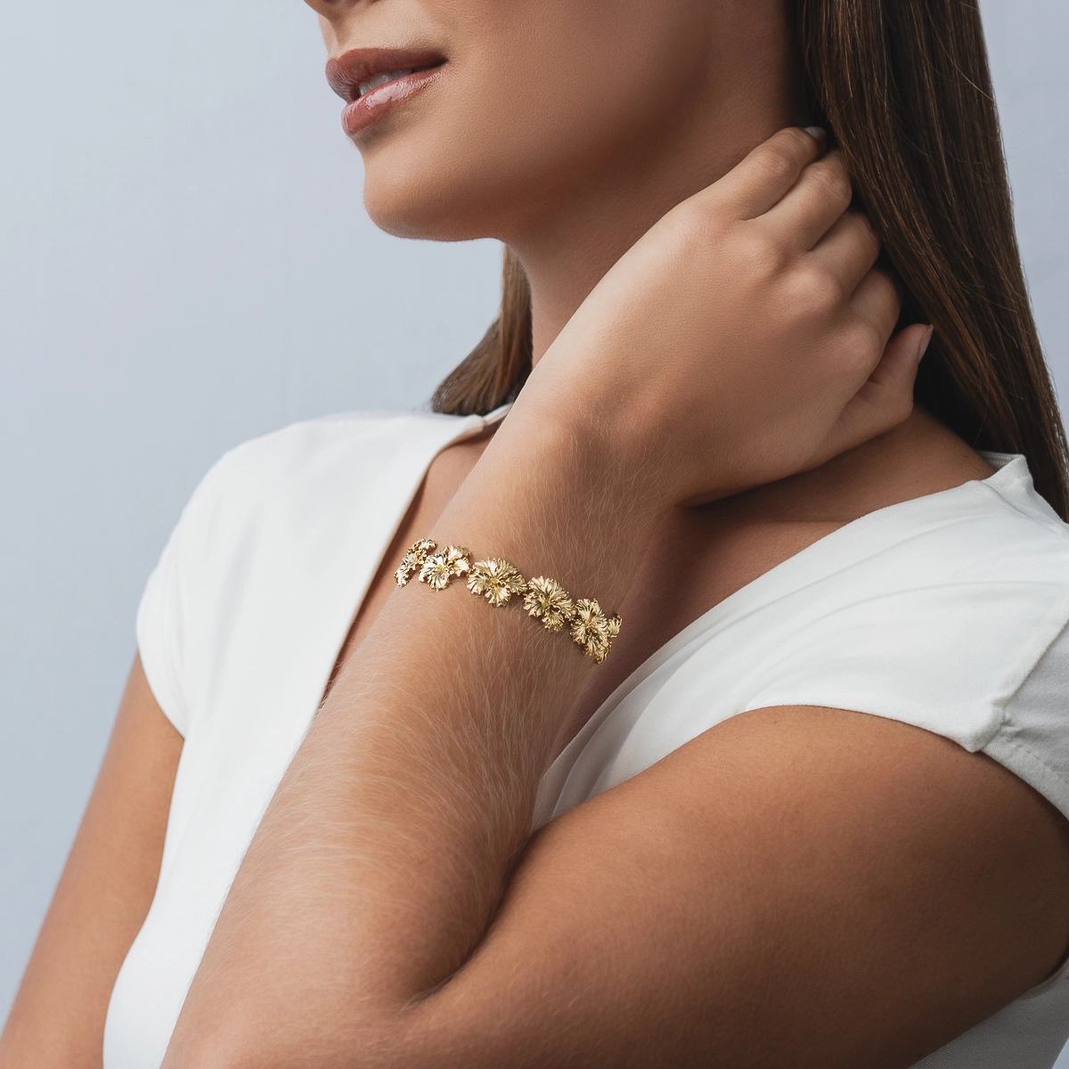 Pulsera en oro amarillo de 18 Kilates con visos, 19 cm. de largo, 15.50 mm. de ancho