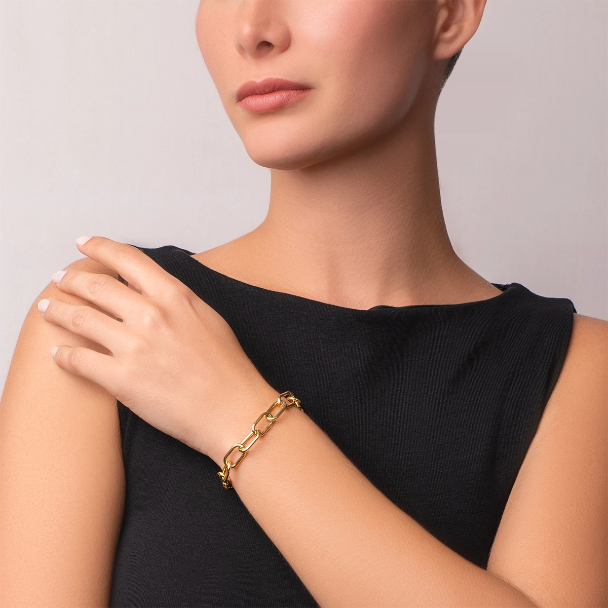 Pulsera en oro amarillo de 18 Kilates, 20 cm. de largo, 9 mm. de ancho