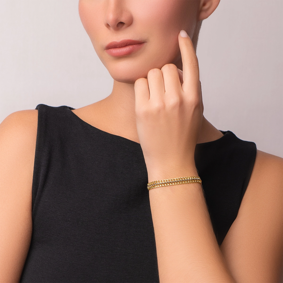 Pulsera en oro amarillo de 18 Kilates, 19 cm. de largo, 8 mm. de ancho