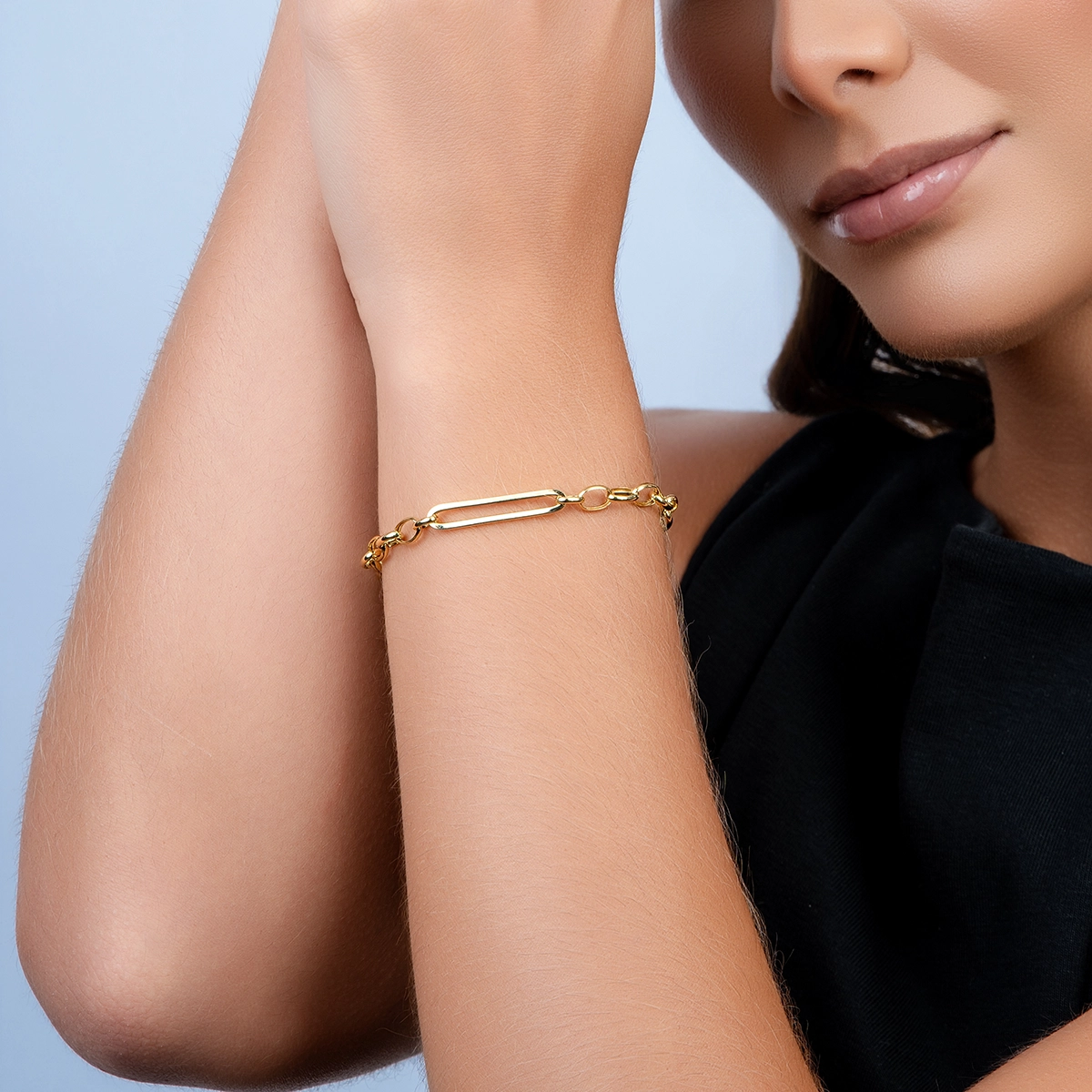 Pulsera en oro amarillo de 18 Kilates, 19 cm. de largo, 4 mm. de ancho
