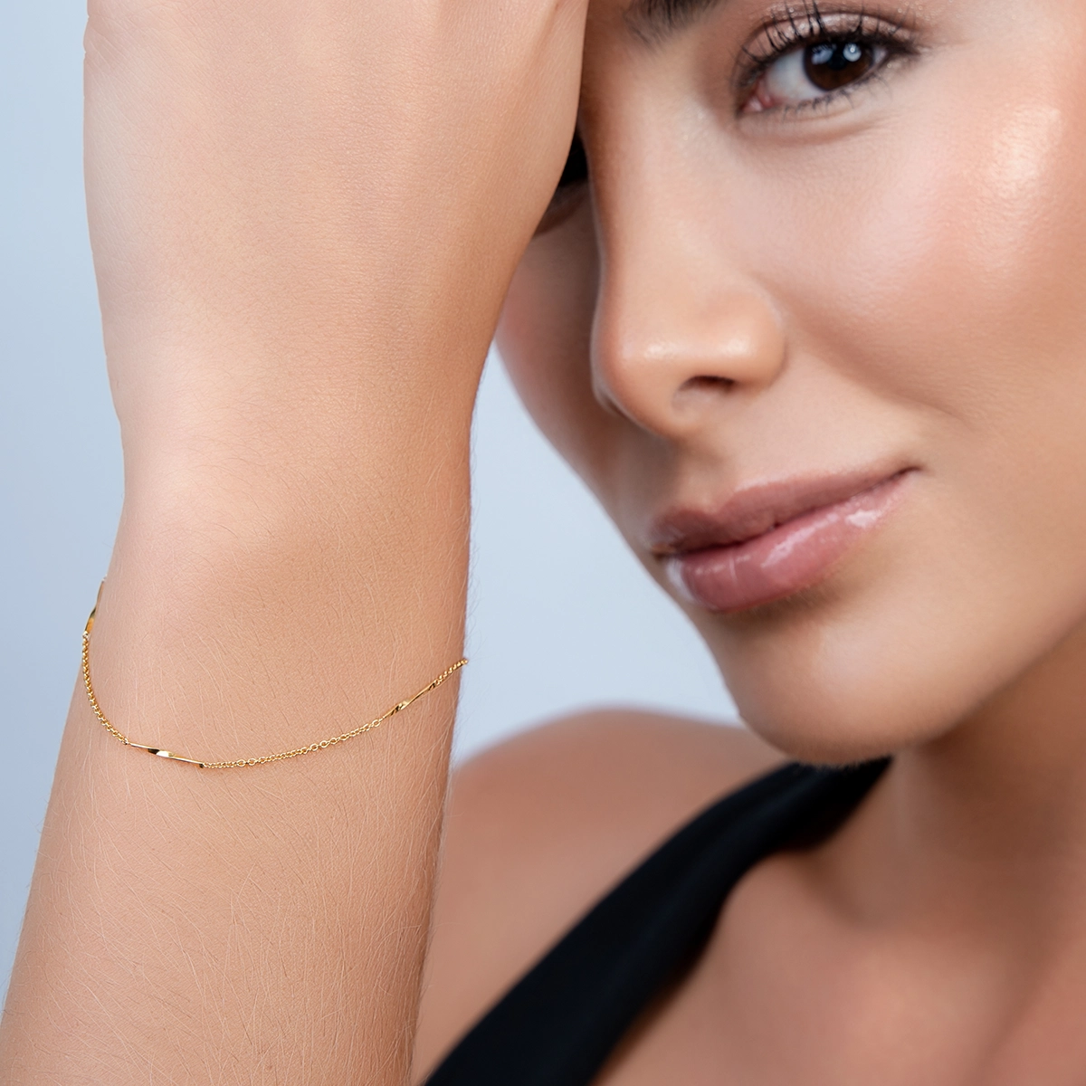 Pulsera en oro amarillo de 18 Kilates, 19 cm. de largo, 0.50 mm. de ancho