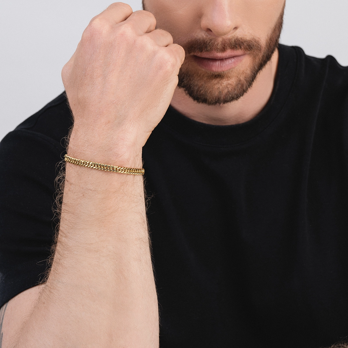 Pulsera en oro amarillo de 18 Kilates, 19 cm. de largo, 5 mm. de ancho