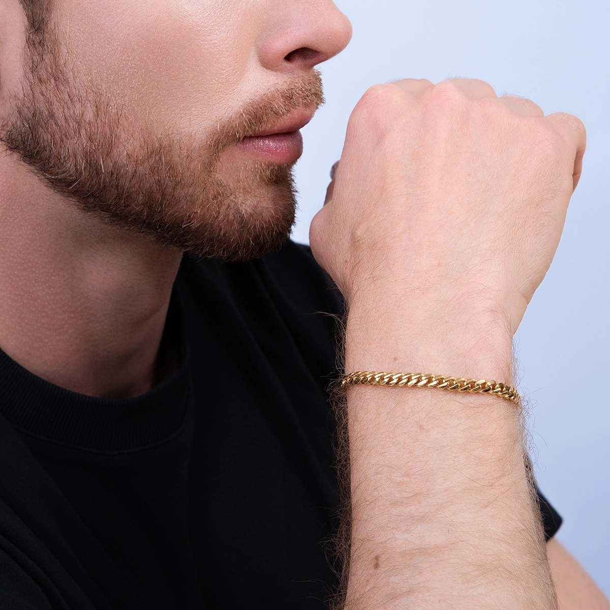 Pulsera en oro amarillo de 18 Kilates, con zircones, 19 cm. de largo, 5 mm. de ancho