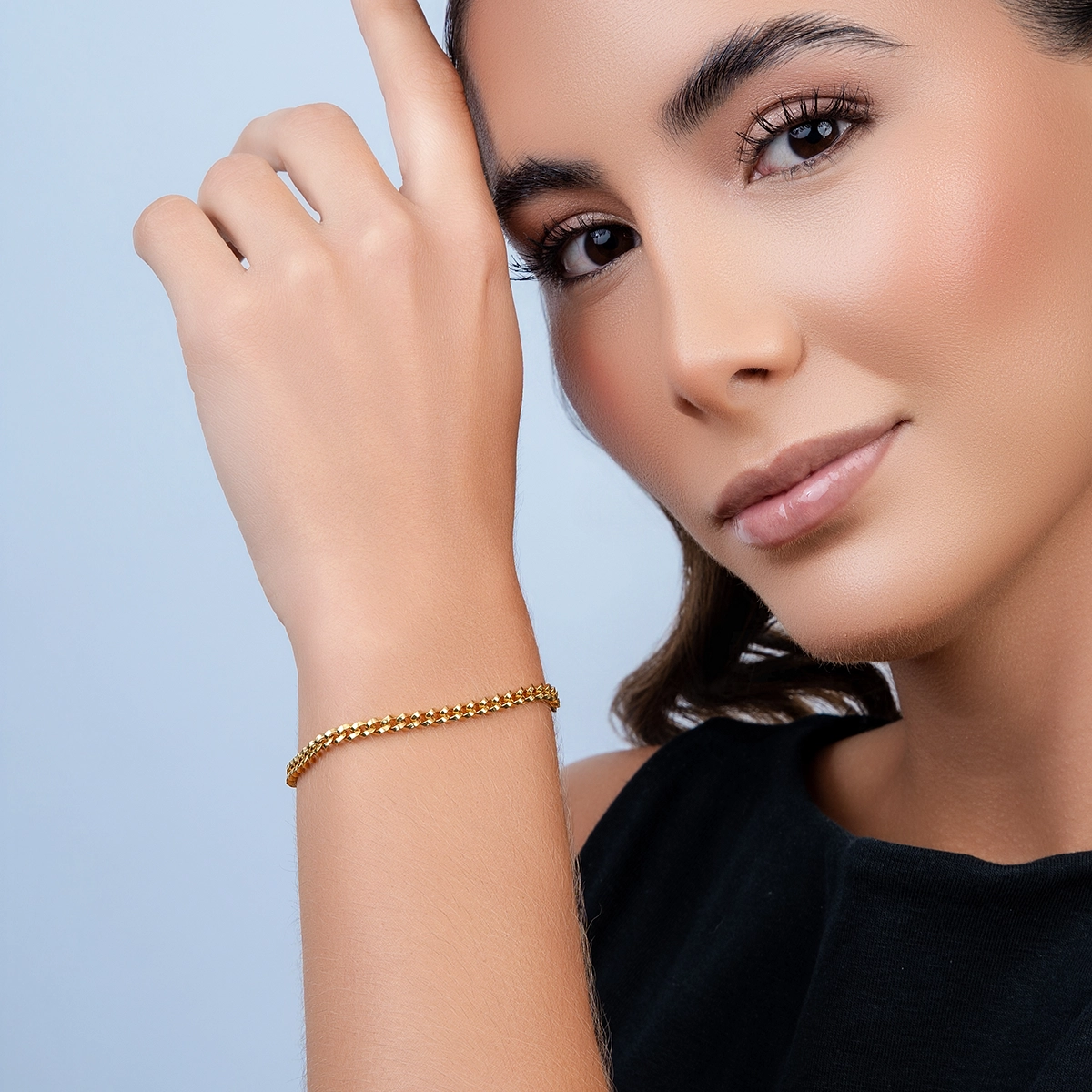 Pulsera en oro amarillo de 18 Kilates, 19 cm. de largo, 3.50 mm. de ancho