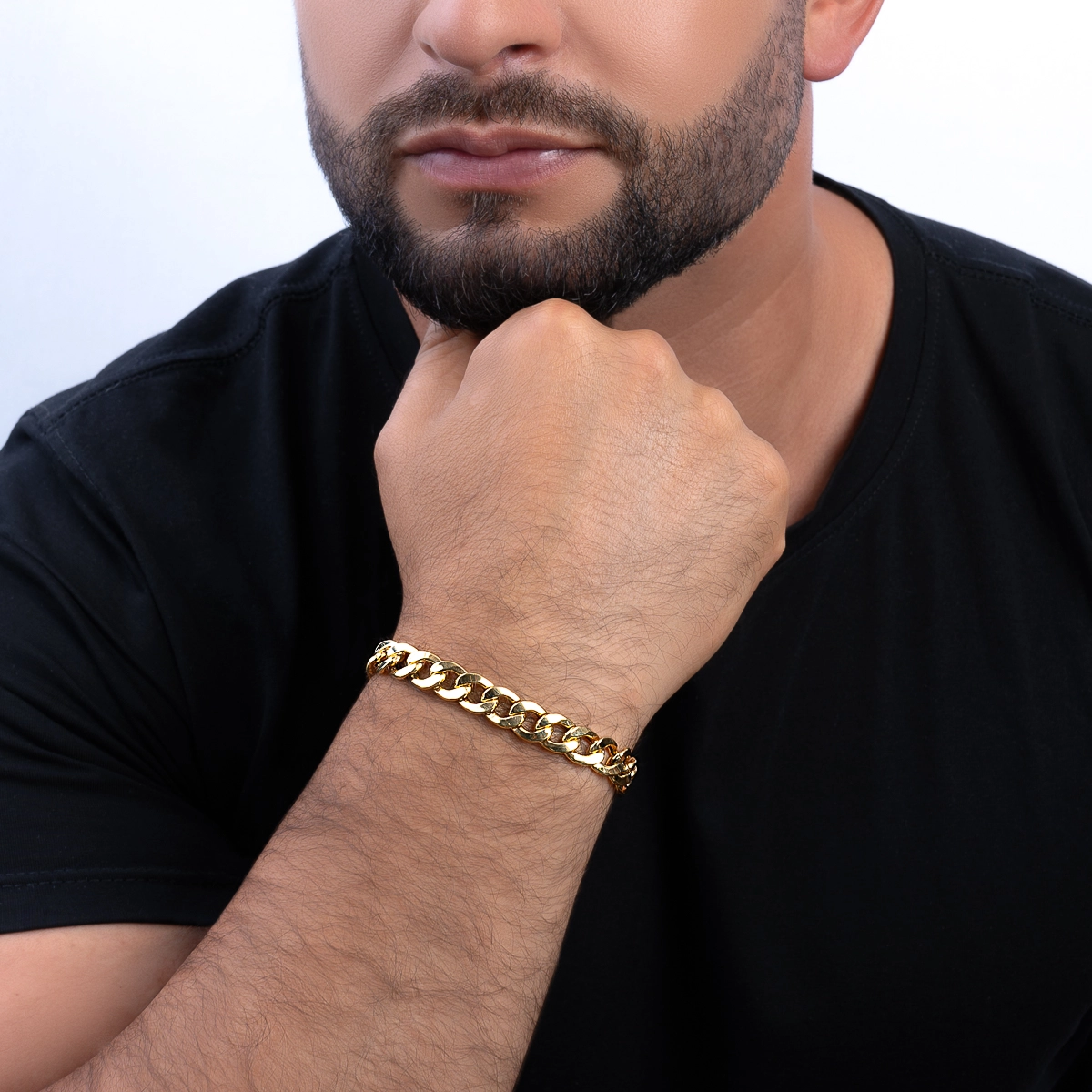 Pulsera en oro amarillo de 18 Kilates, 19 cm. de largo, 9 mm. de ancho