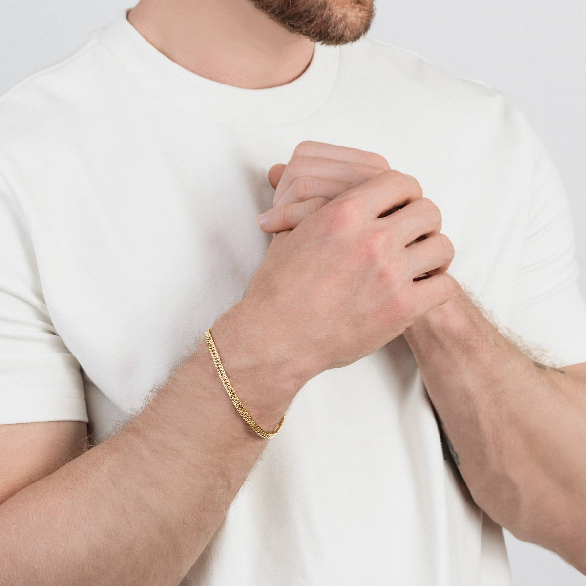 Pulsera en oro amarillo de 18 Kilates, 21 cm. de largo, 4 mm. de ancho
