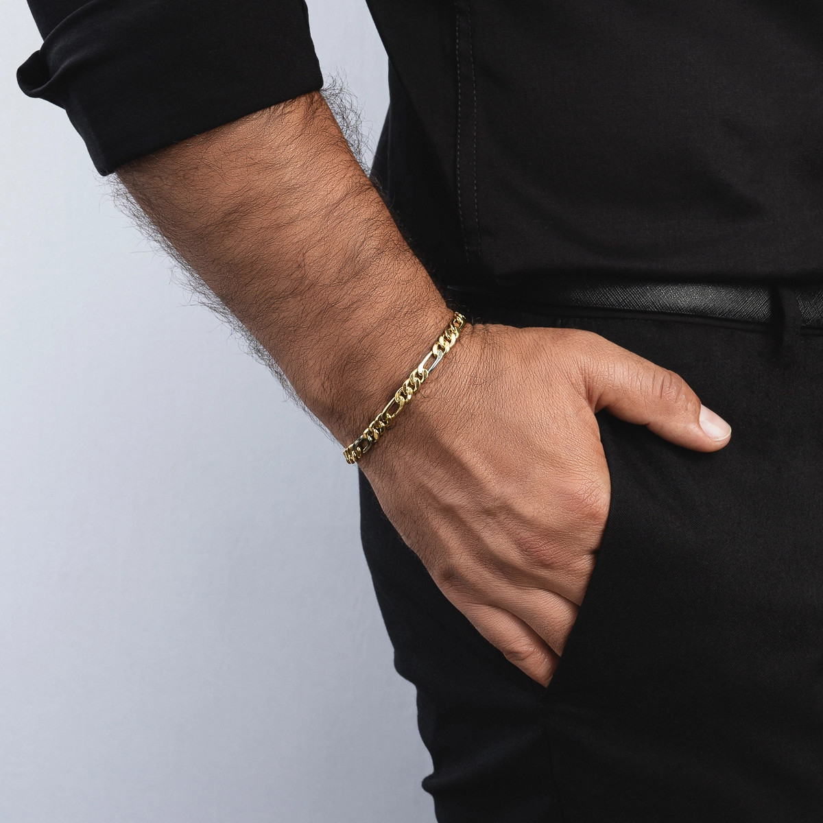 Pulsera en oro amarillo de 18 Kilates, 19 cm. de largo, 6 mm. de ancho