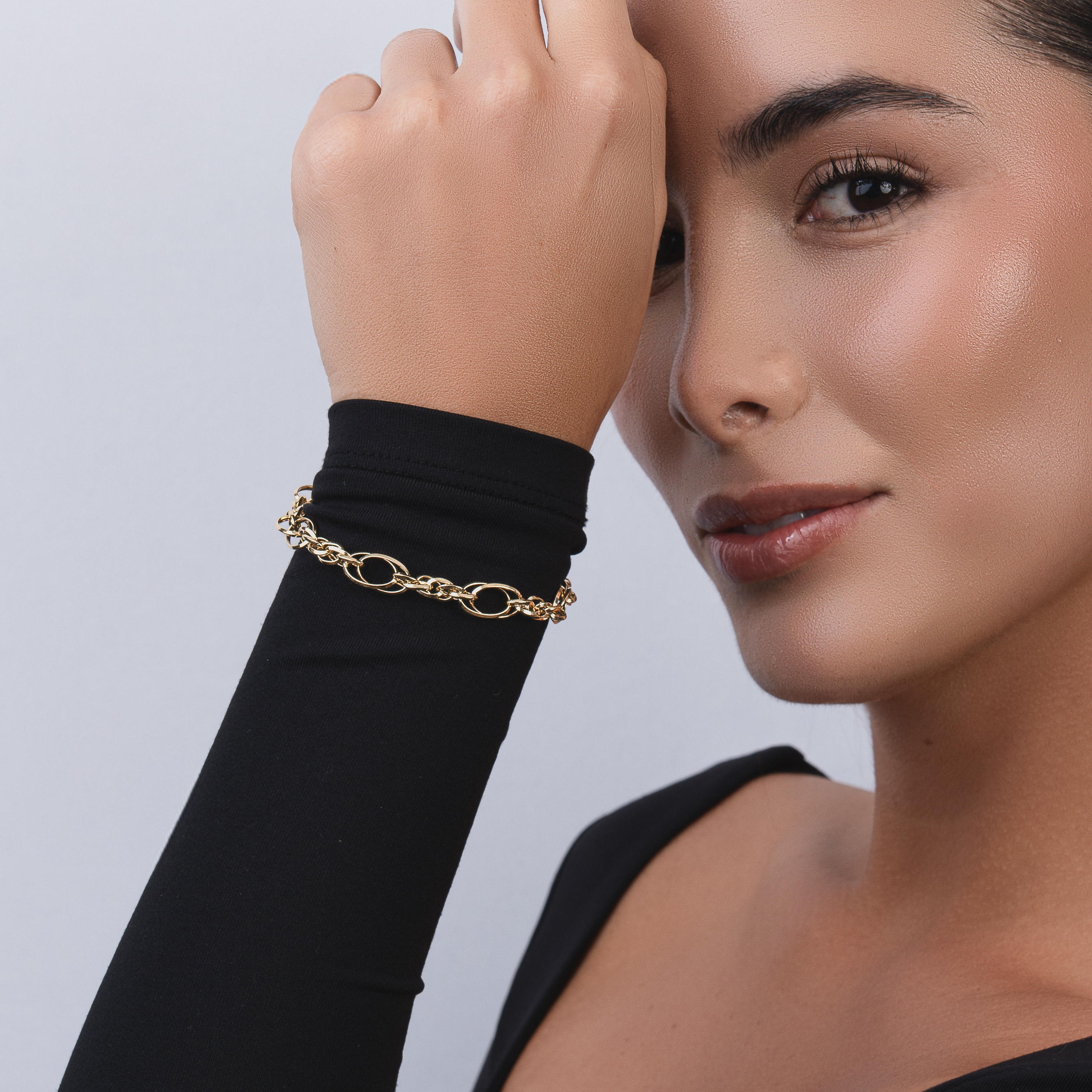 Pulsera en oro amarillo de 18 Kilates, 19 cm. de largo, 4.50 mm. de ancho