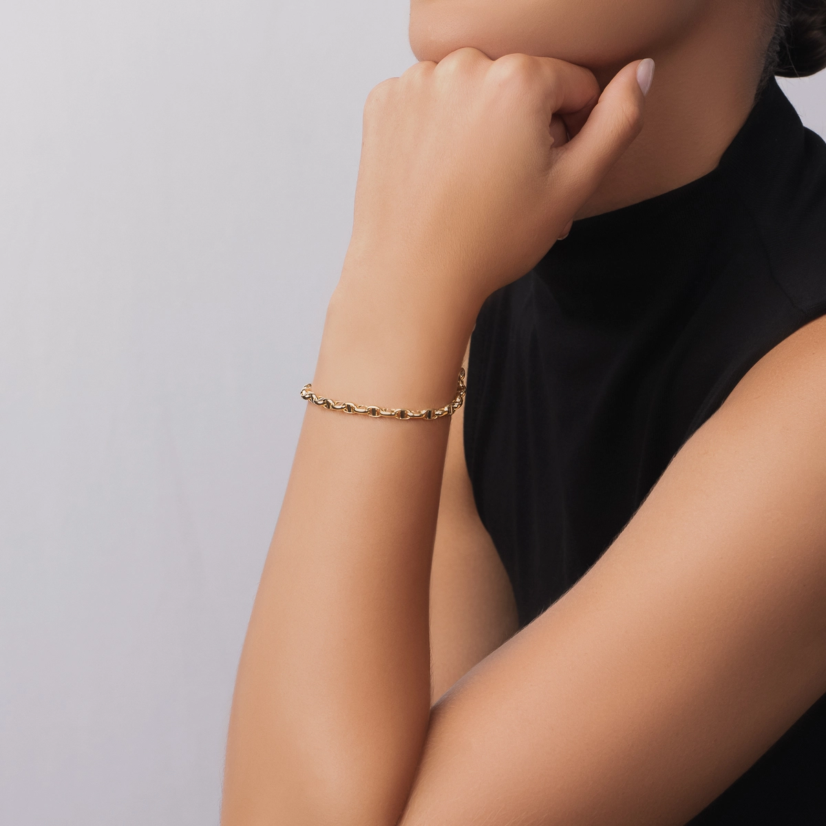Pulsera en oro amarillo de 18 Kilates, 19 cm. de largo, 4 mm. de ancho