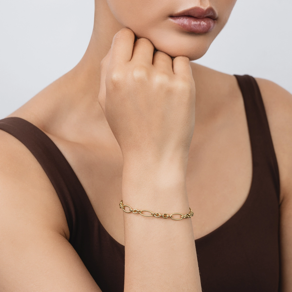 Pulsera en oro amarillo de 18 Kilates, 19 cm. de largo, 3.50 mm. de ancho