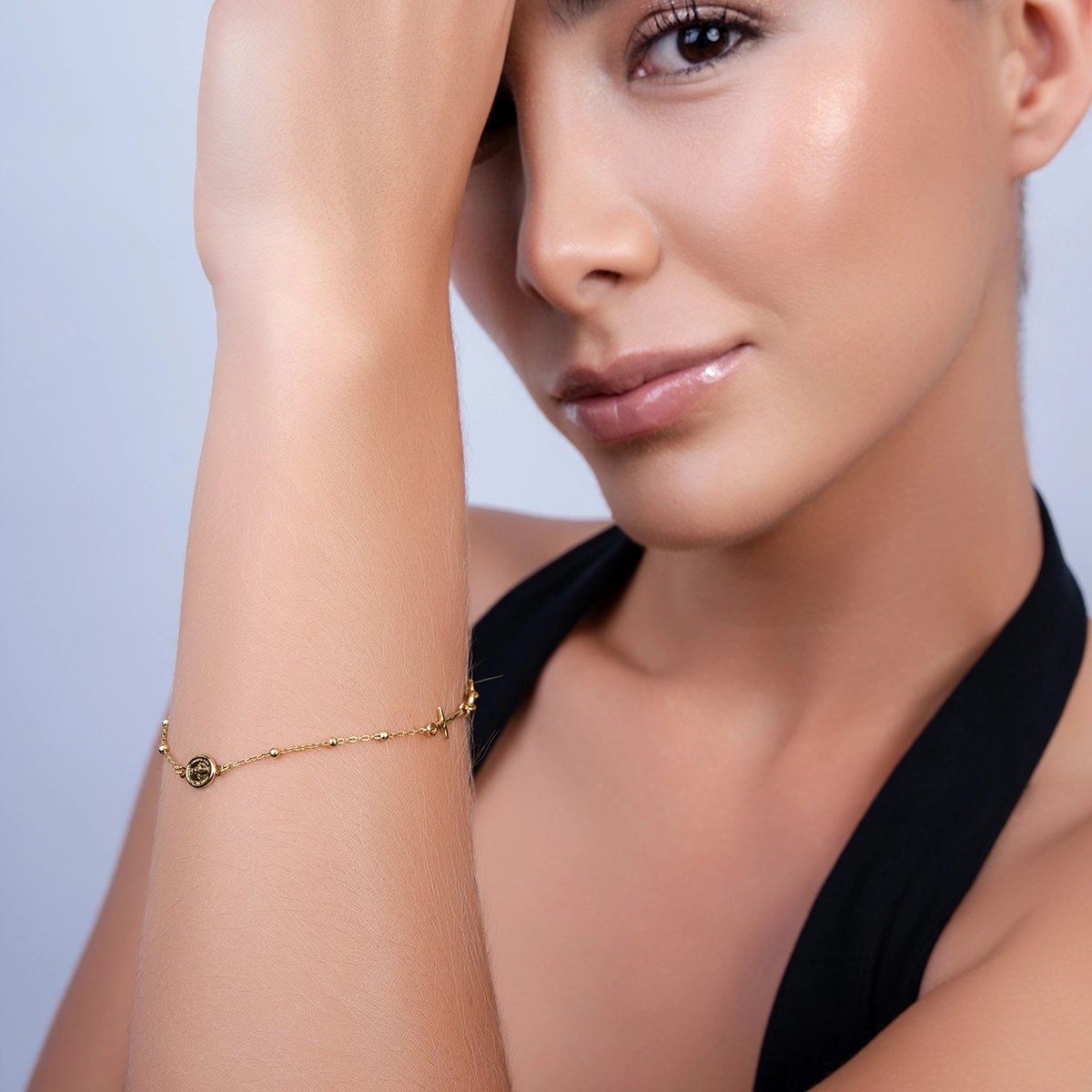 Pulsera en oro amarillo de 18 Kilates, 19 cm. de largo, 1 mm. de ancho