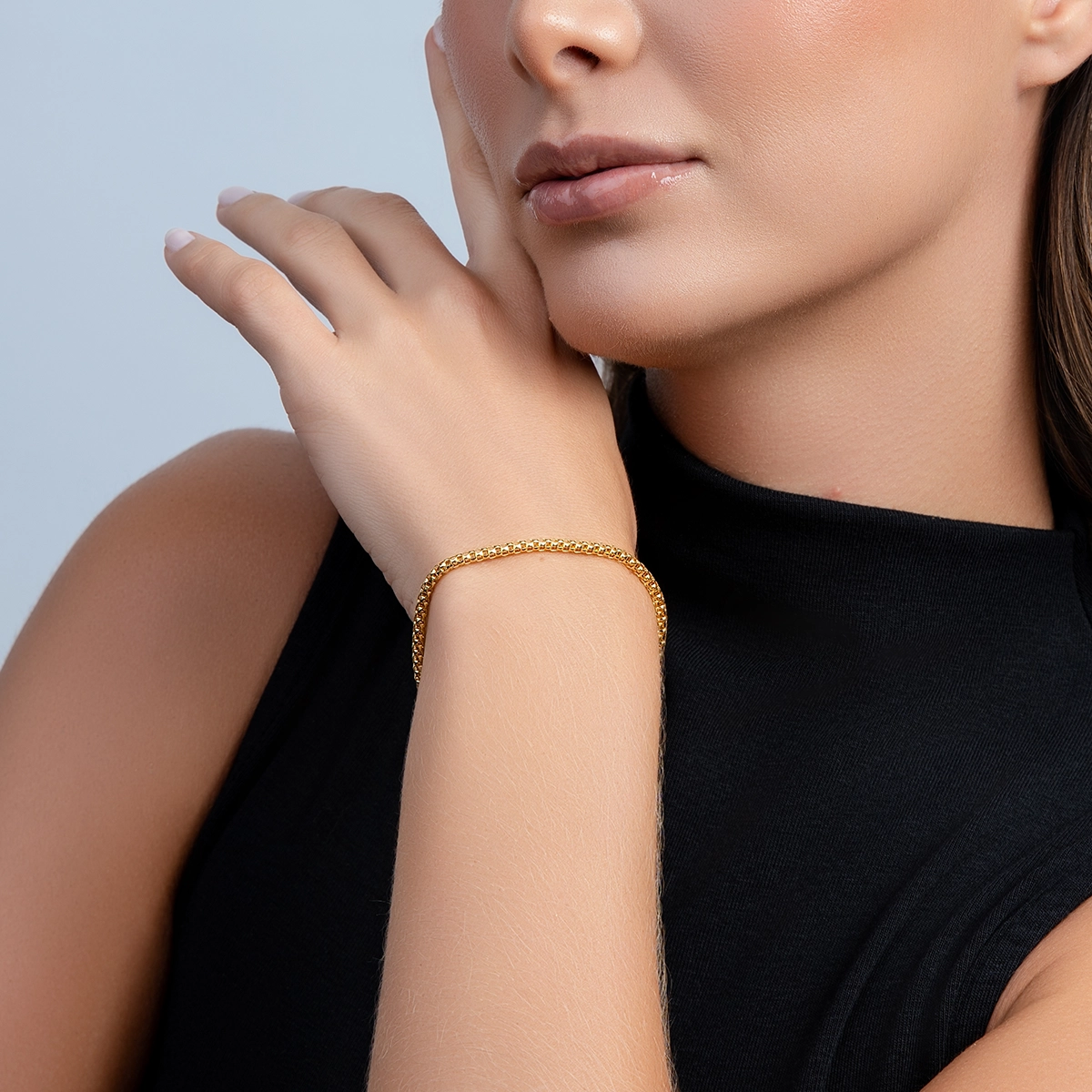 Pulsera en oro amarillo de 18 Kilates, 19 cm. de largo, 3 mm. de ancho