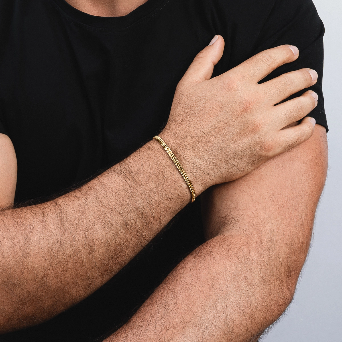 Pulsera en oro amarillo de 18 Kilates, 19 cm. de largo, 4 mm. de ancho