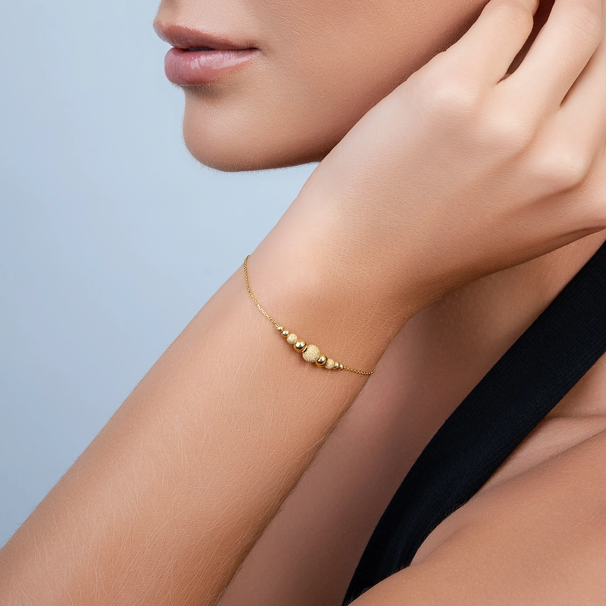 Pulsera en oro amarillo de 18 Kilates diamantado, 18 cm. de largo, 0.50 mm. de ancho
