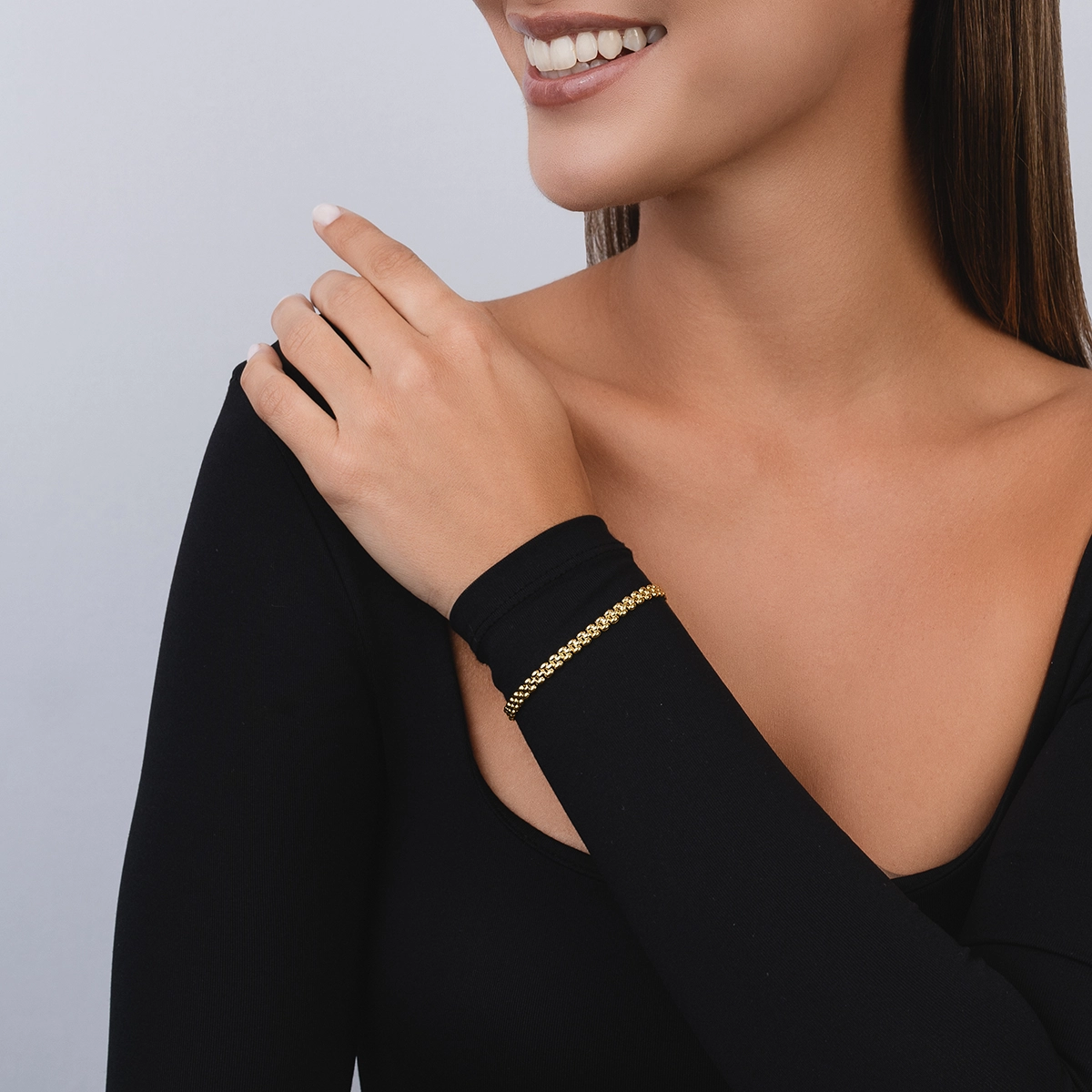 Pulsera en oro amarillo de 18 Kilates, 19 cm. de largo, 4.50 mm. de ancho