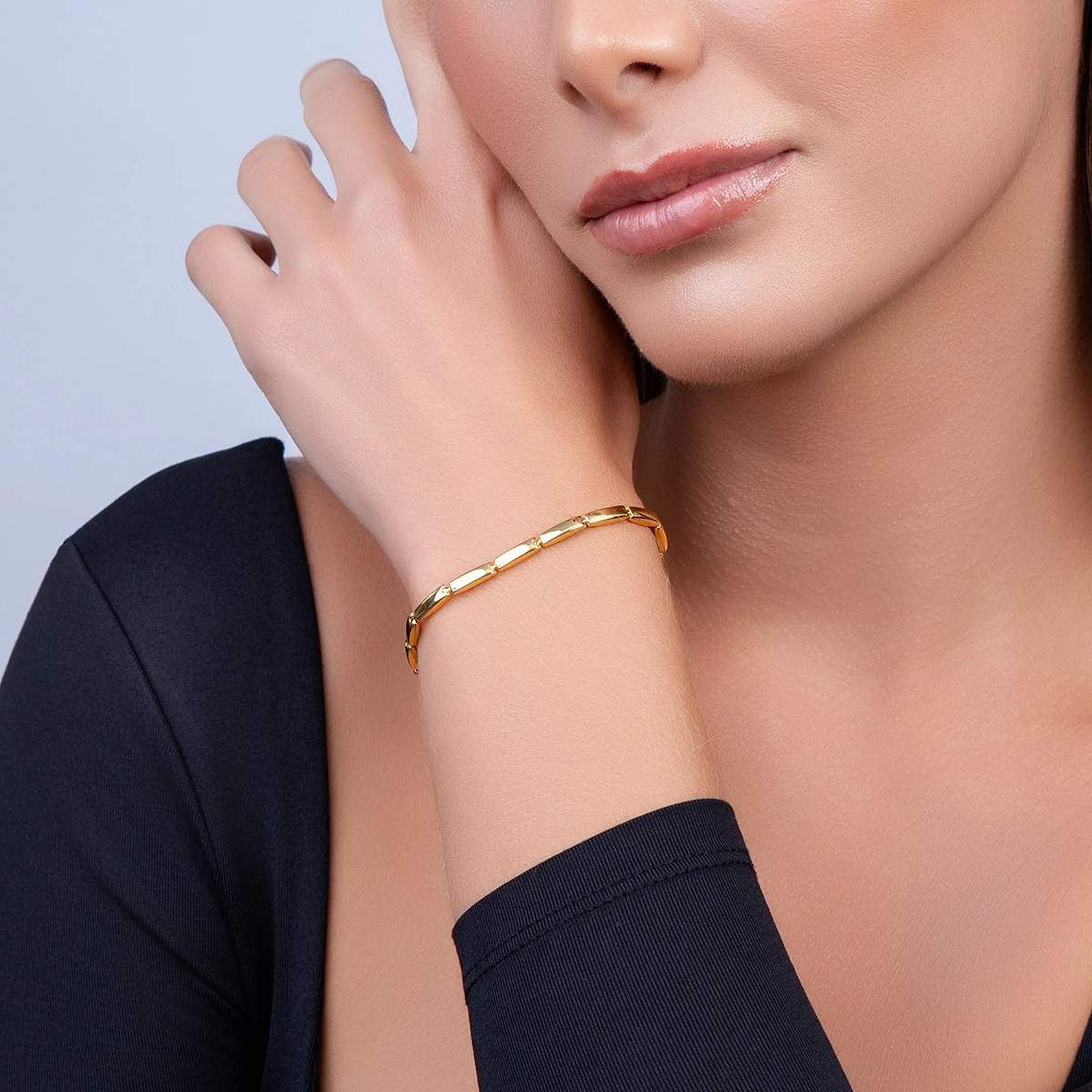 Pulsera en oro amarillo de 18 Kilates, 21 cm. de largo, 3 mm. de ancho