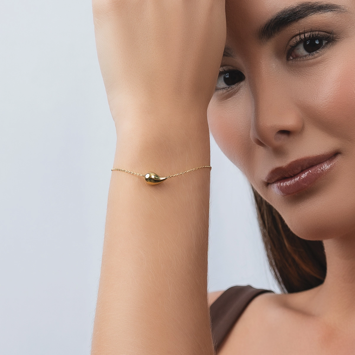 Pulsera en oro amarillo de 18 Kilates, 19 cm. de largo, 1 mm. de ancho