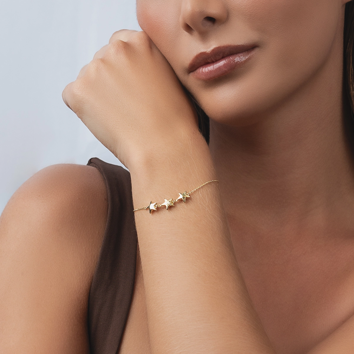 Pulsera en oro amarillo de 18 Kilates con visos, 19 cm. de largo, 1 mm. de ancho