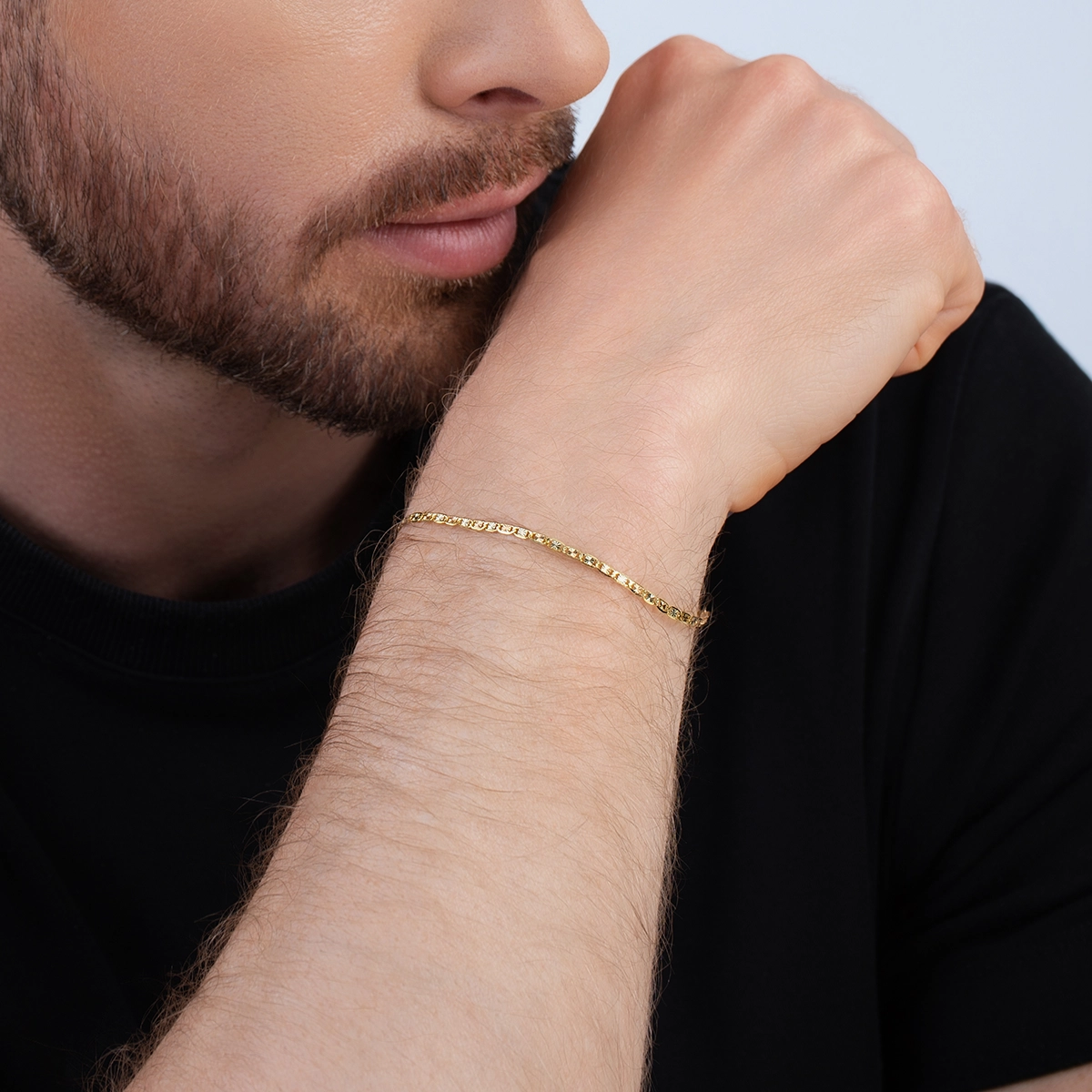Pulsera en oro amarillo de 18 Kilates con visos, 21 cm. de largo, 2 mm. de ancho