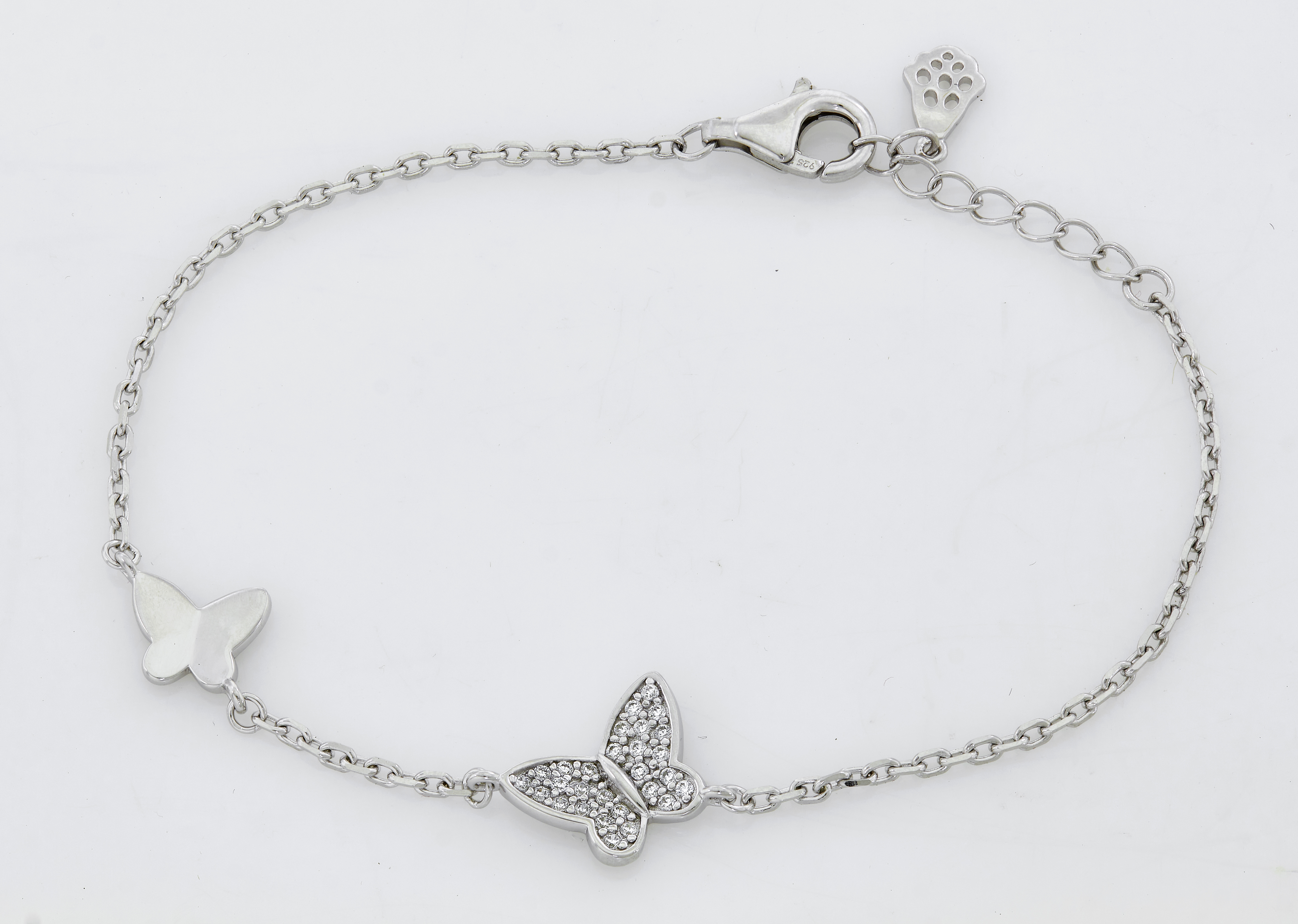 Pulsera en plata Ley 925, con cristales, 17 cm. de largo, 1.50 mm. de ancho, de la coleccion Sueños