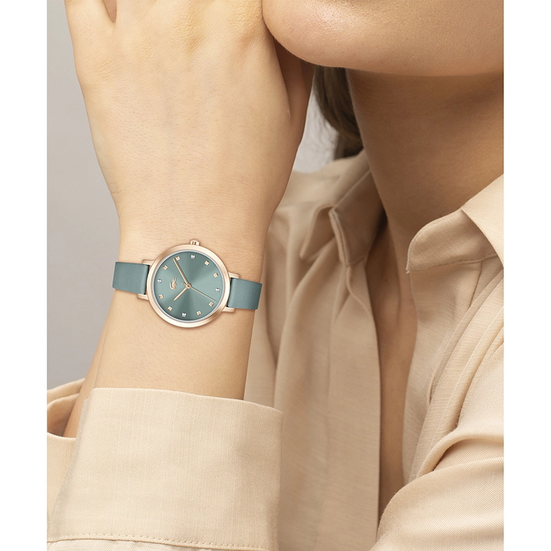 Reloj Lacoste analogo, para Dama, tablero redondo, estilo puntos, pulso cuero