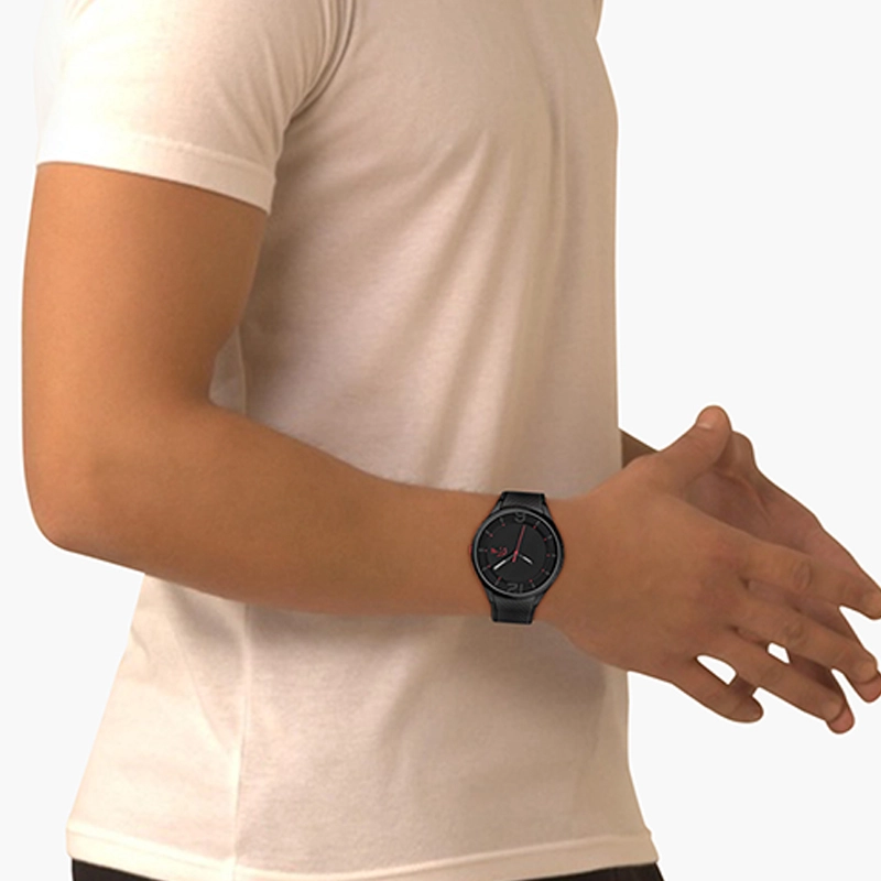 Reloj Lacoste analogo, para Hombre, tablero redondo color negro, estilo index + arabigo, pulso silicona colores negro y rojo
