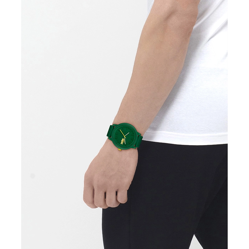 Reloj Lacoste análogo, para Hombre, tablero redondo colores verde, dorado y verde, estilo index, pulso silicona color verde