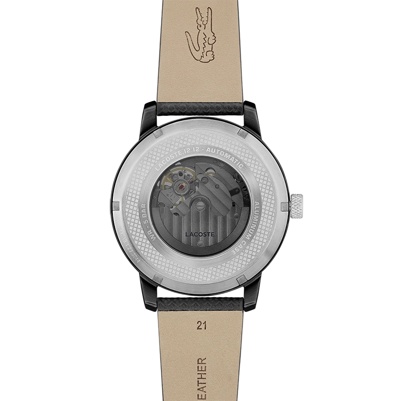 Reloj Lacoste analogo, para Hombre, tablero redondo colores negro y plateado, estilo index, pulso cuero color negro
