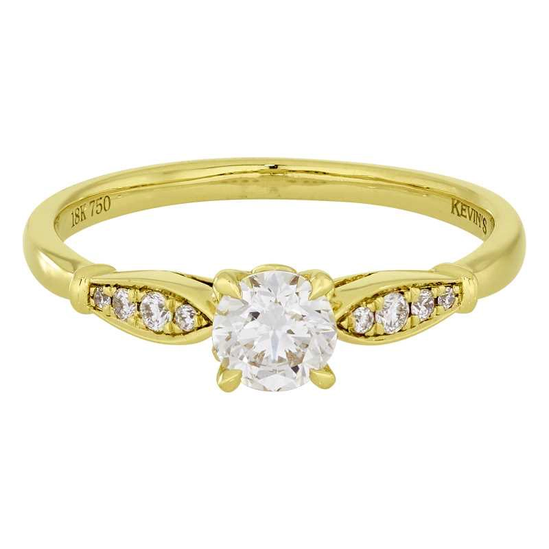 Anillo de compromiso con diamante central redondo GIA de 0.50ct y decoración en diamantes, oro tono amarillo 18k